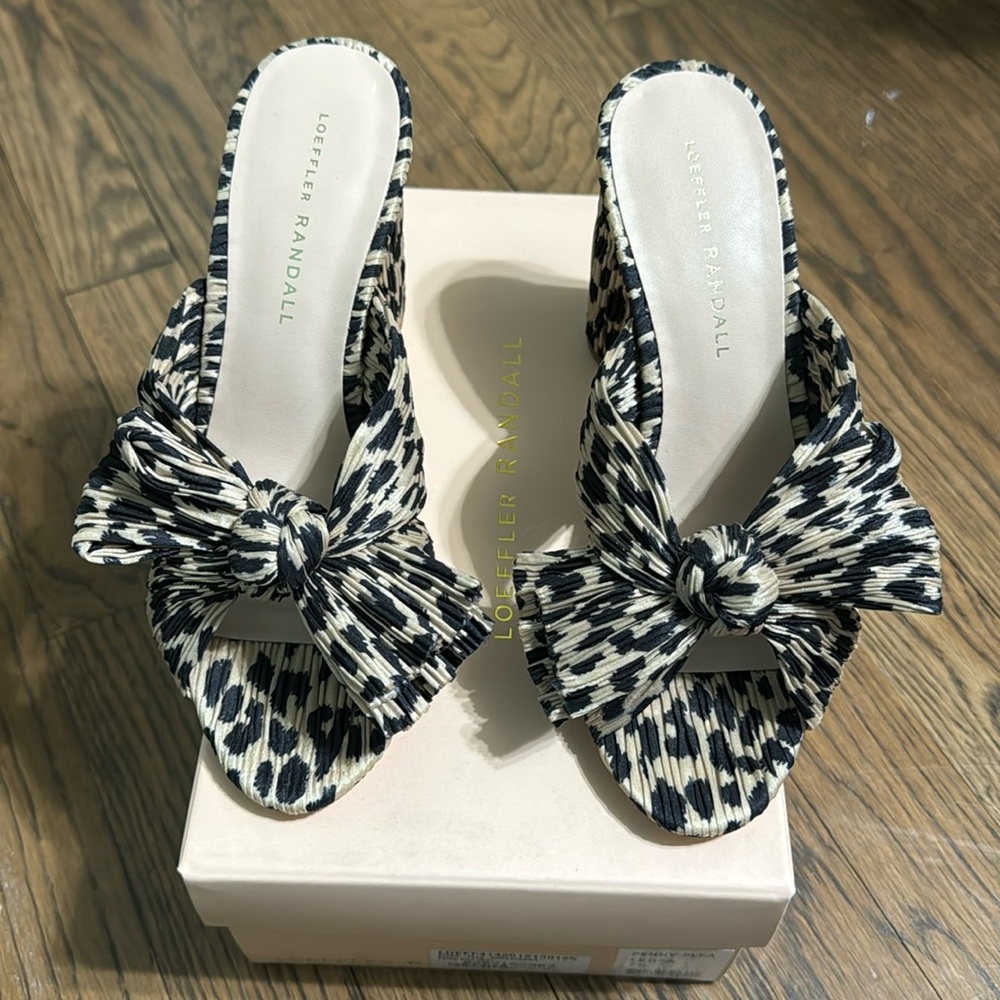 NIB Loeffler Randall Penny knotted mule in leopard size 7